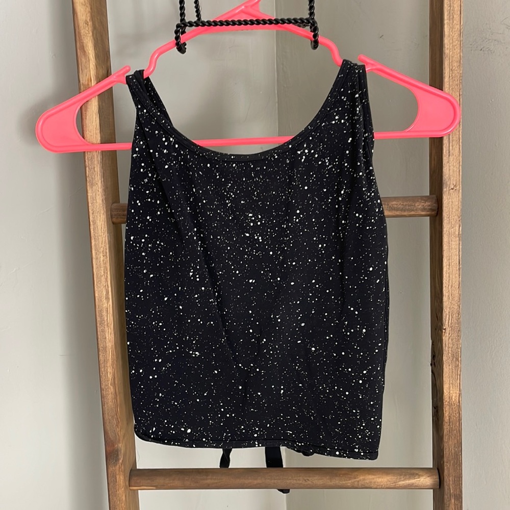 Rare! Lululemon cropped reversible tank top! Excellent condition!